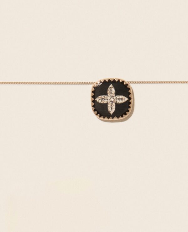 COLLIER BOWIE PASCALE MONVOISIN