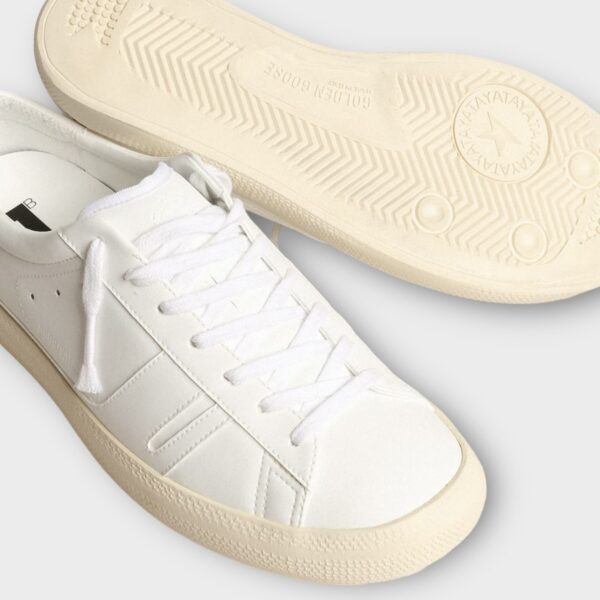 MODEL 1 GOLDEN GOOSE